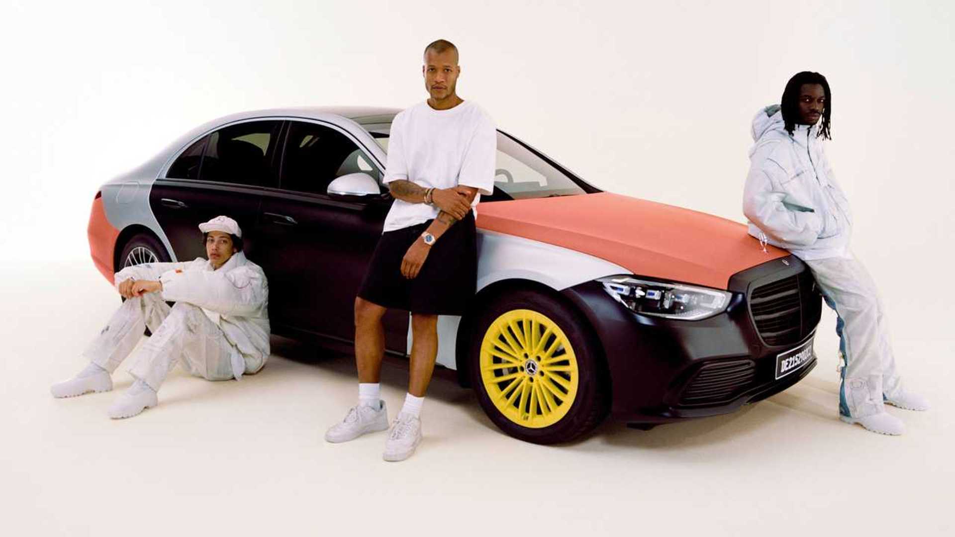 Blowin' Up: Mercedes Honors The Airbag With Inflatable Clothes 1 Blowin' Up: Mercedes Honors The Airbag With Inflatable Clothes