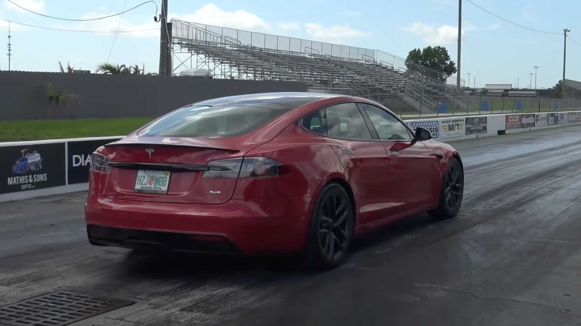 Customer Tesla Model S Plaid Hits Drag Strip For Real-World Testing 1 Customer Tesla Model S Plaid Hits Drag Strip For Real-World Testing