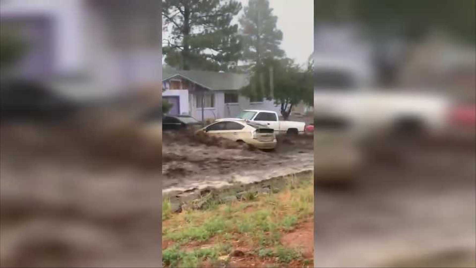 Flash Flooding Turns Roads Into Rivers, Washes Away Toyota Prius - newspostwall Flash Flooding Turns Roads Into Rivers, Washes Away Toyota Prius