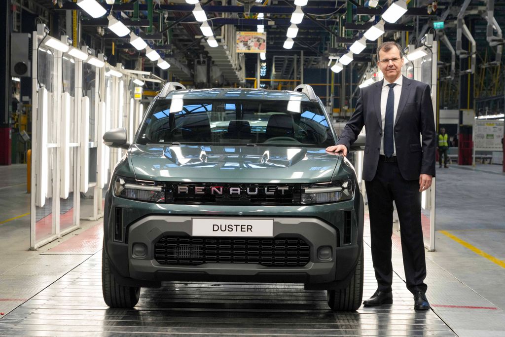 1740567914-renault-group-t-rkiye-ceo-su-ve-oyak-renault-y-netim-kurulu-ba-kan-jan-ptacek