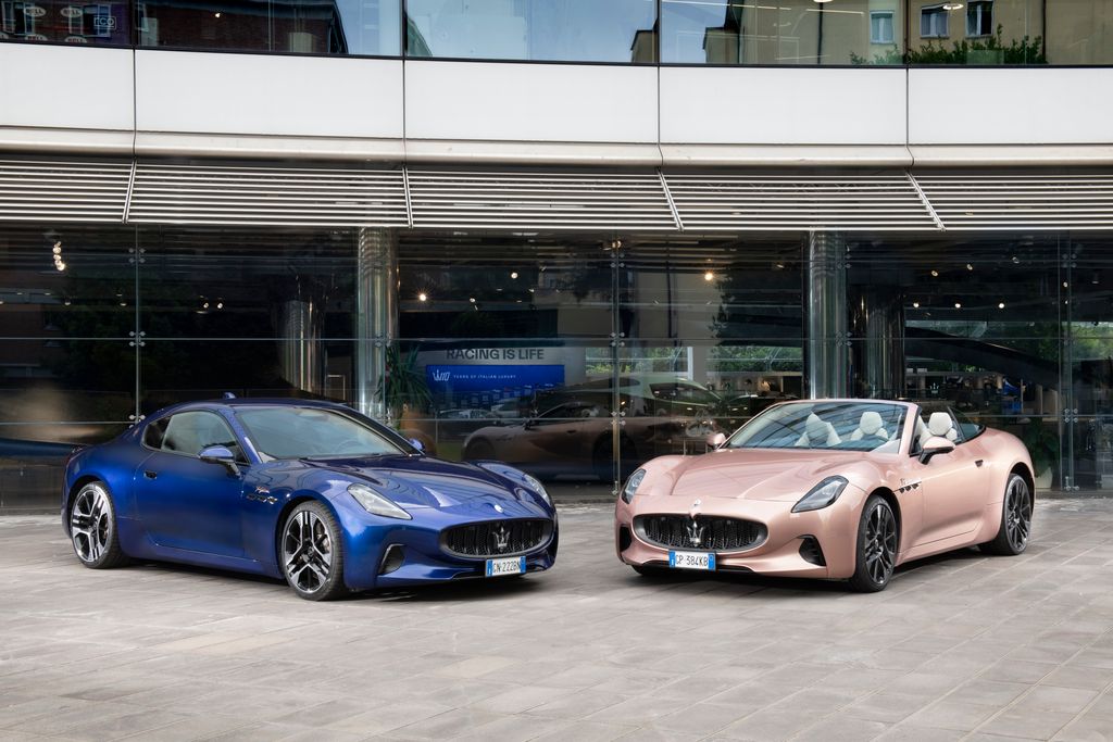 1748504085-hero-maserati-granturismo-grancabrio-modena-plant-1-