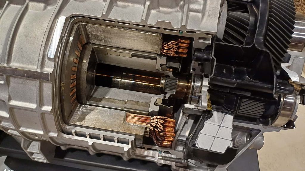 der-app550-ist-ein-permanentmagnet-motor-mit-hairpin-wicklungen-und-wasser-ol-kuhlung