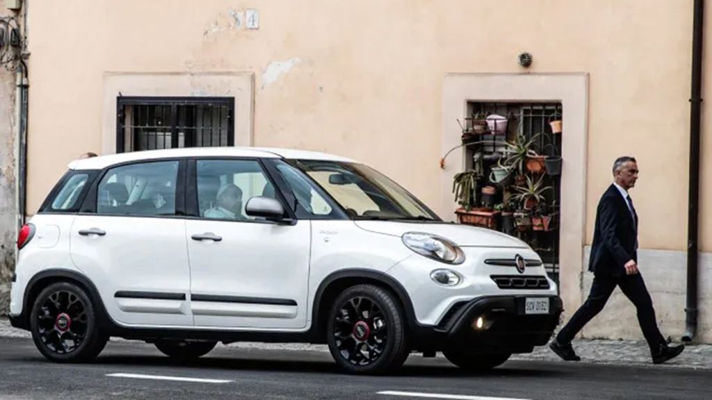 fiat-500l-auto-del-papa