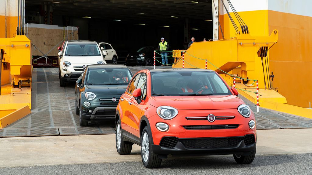 Le prime Fiat 500X scendono dalla nave e sbarcano negli Usa nel 2019. Resta fino al 2024