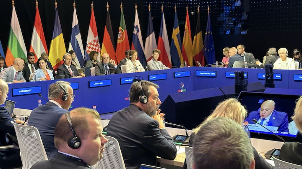 in-ministro-salvini-a-budapest-consiglio-europeo-trasporti-2