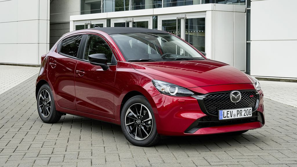 Mazda2 híbrido suave (2024)