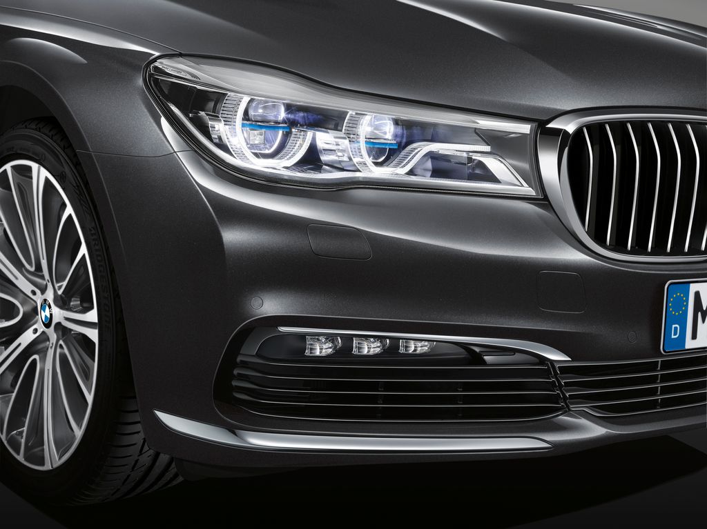 p90185587-highres-the-new-bmw-7-series
