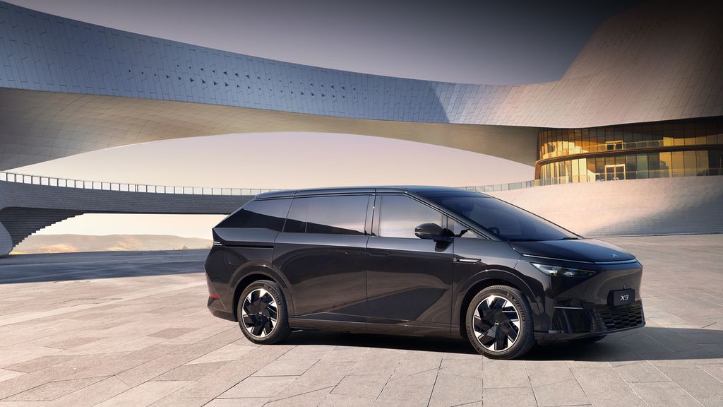 xpeng-x9-mpv