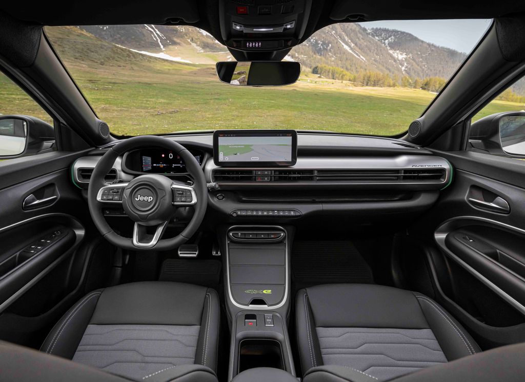 yeni-jeep-avenger-4xe-5