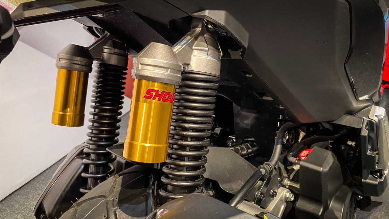 Honda ADV 150 (lançamento Brasil)
