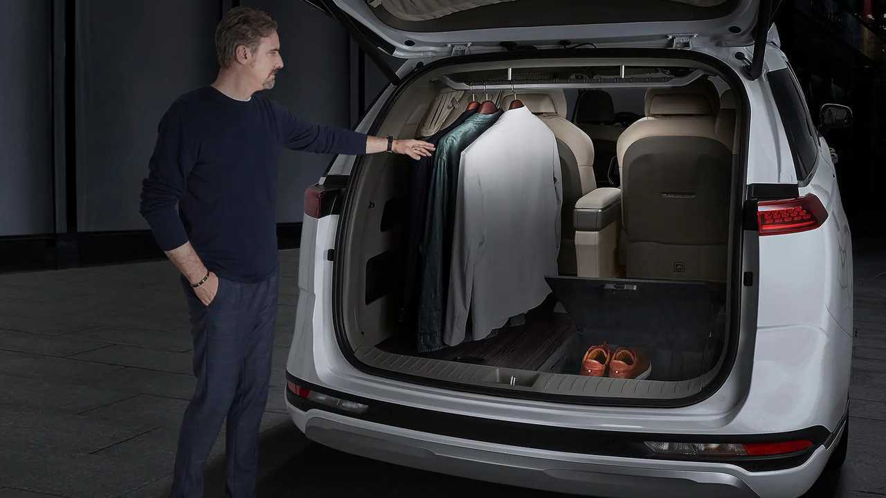 Kia Carnival HiLimousine