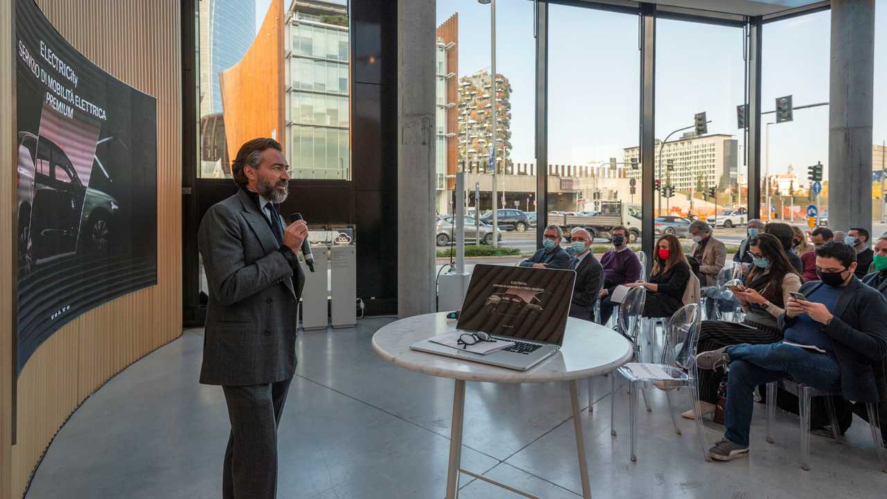 La nuova stazione di ricarica veloce Volvo di Milano Porta Nuova
