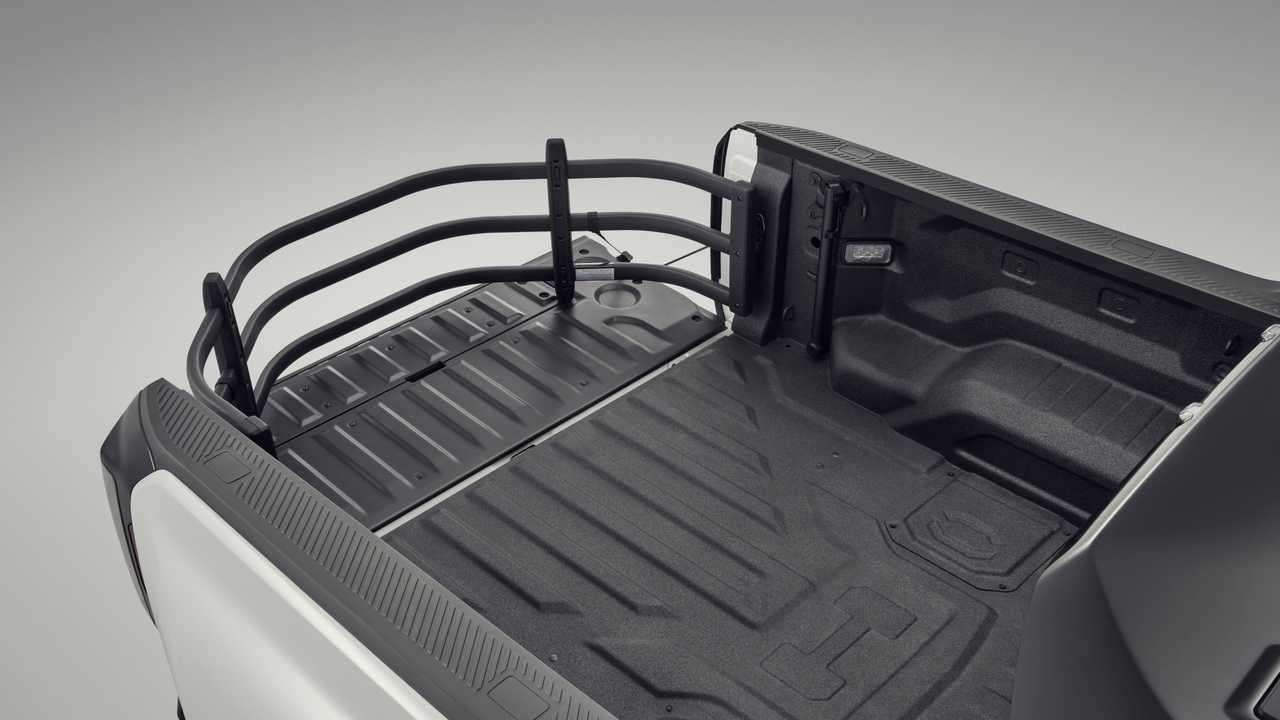 GMC Hummer с аксессуарами