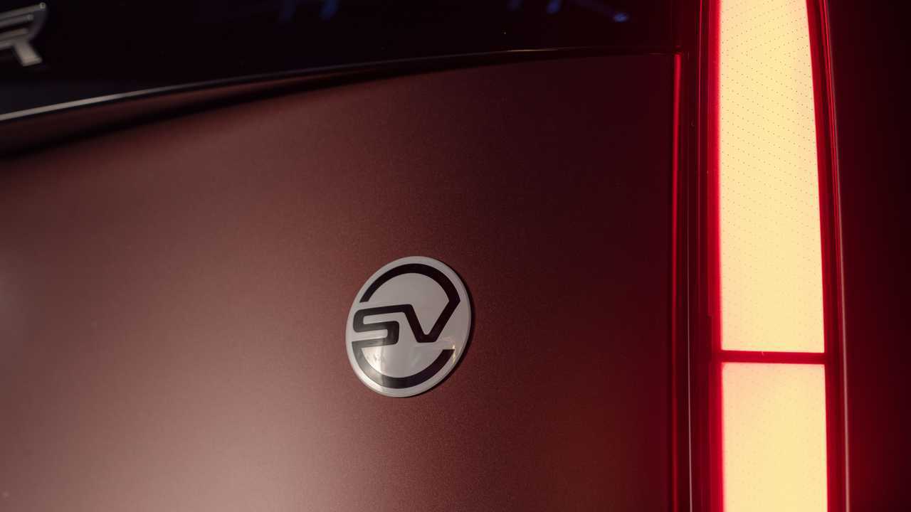 Новый Range Rover, керамический рондель версии SV