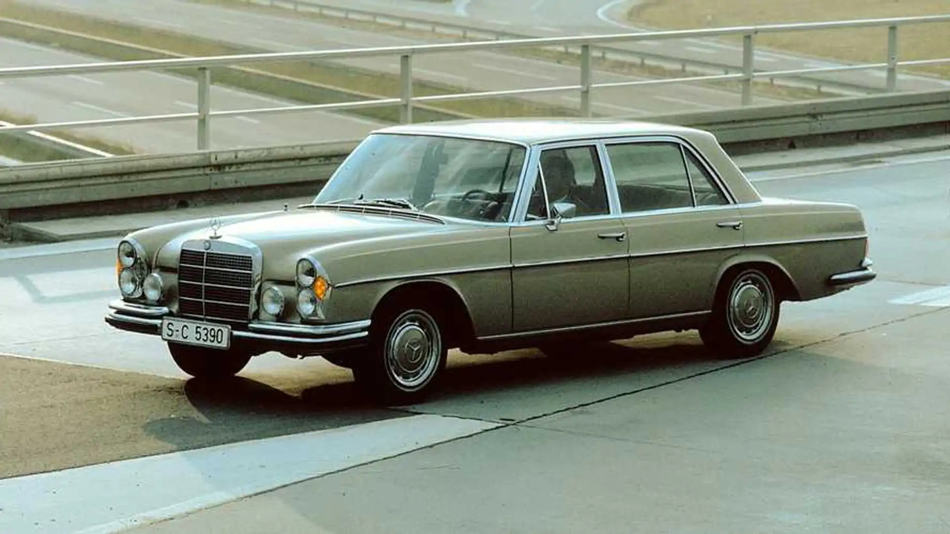 Mercedes-Benz 300 SEL 6.3 berlina