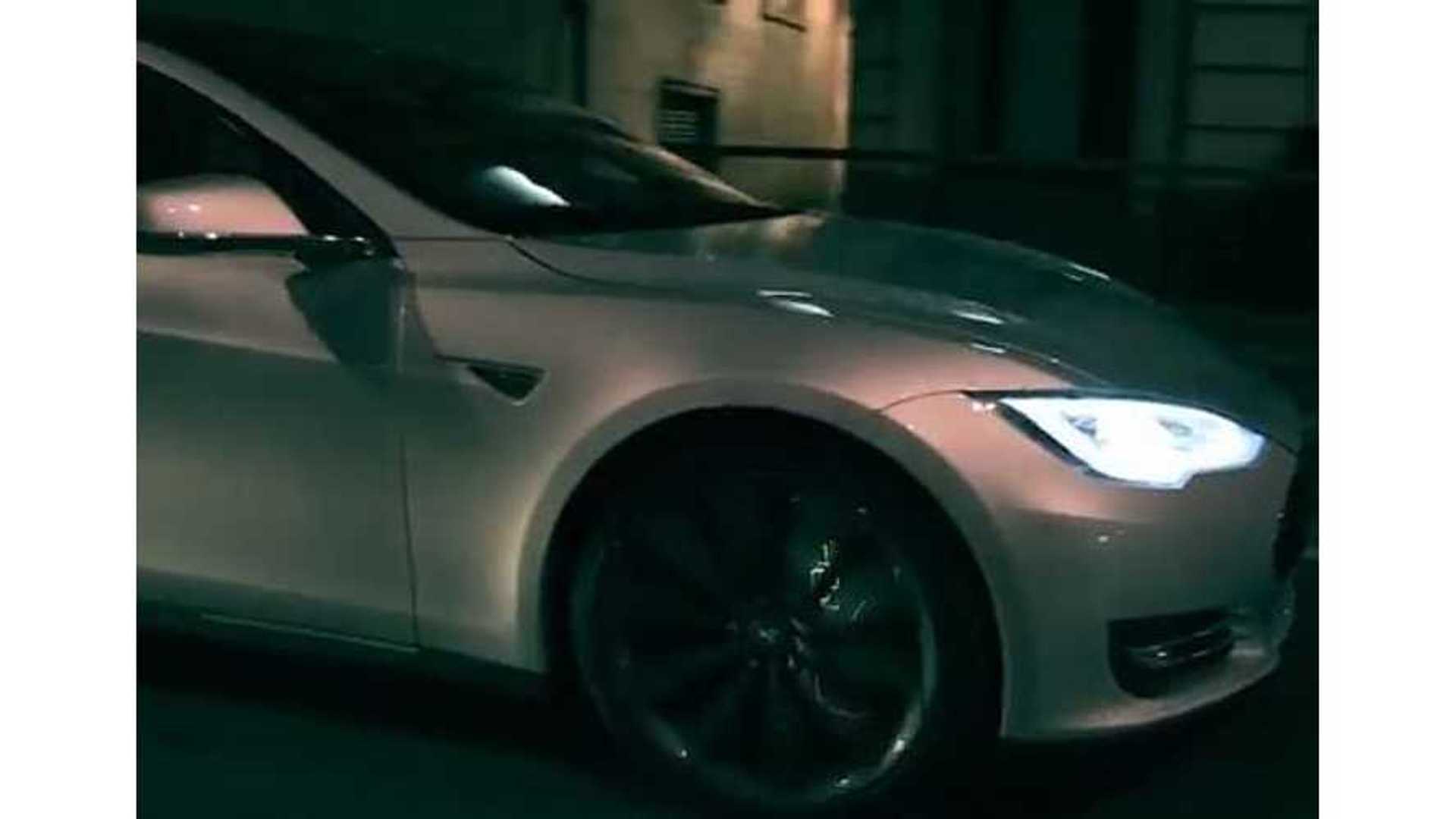 Video UK Review of Tesla Model S Seems Like a Scripted Advertisement