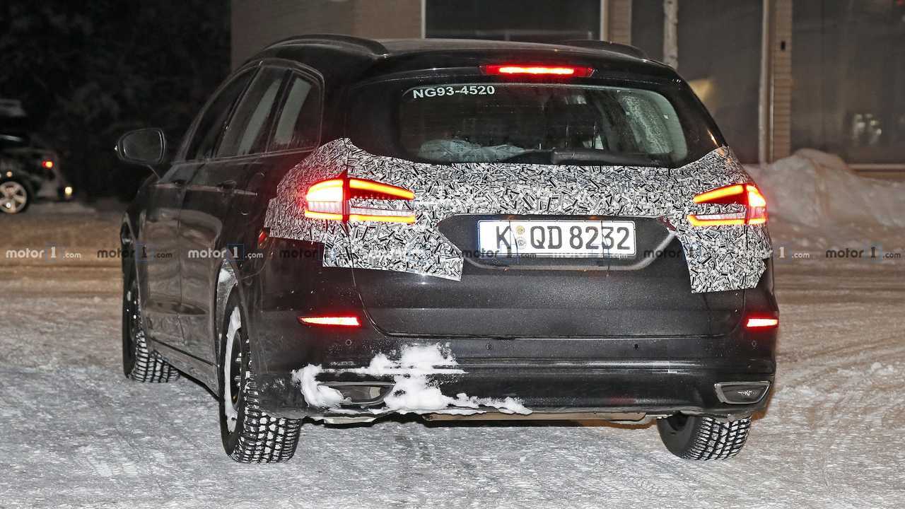 Ford Mondeo Wagon facelift new spy photo