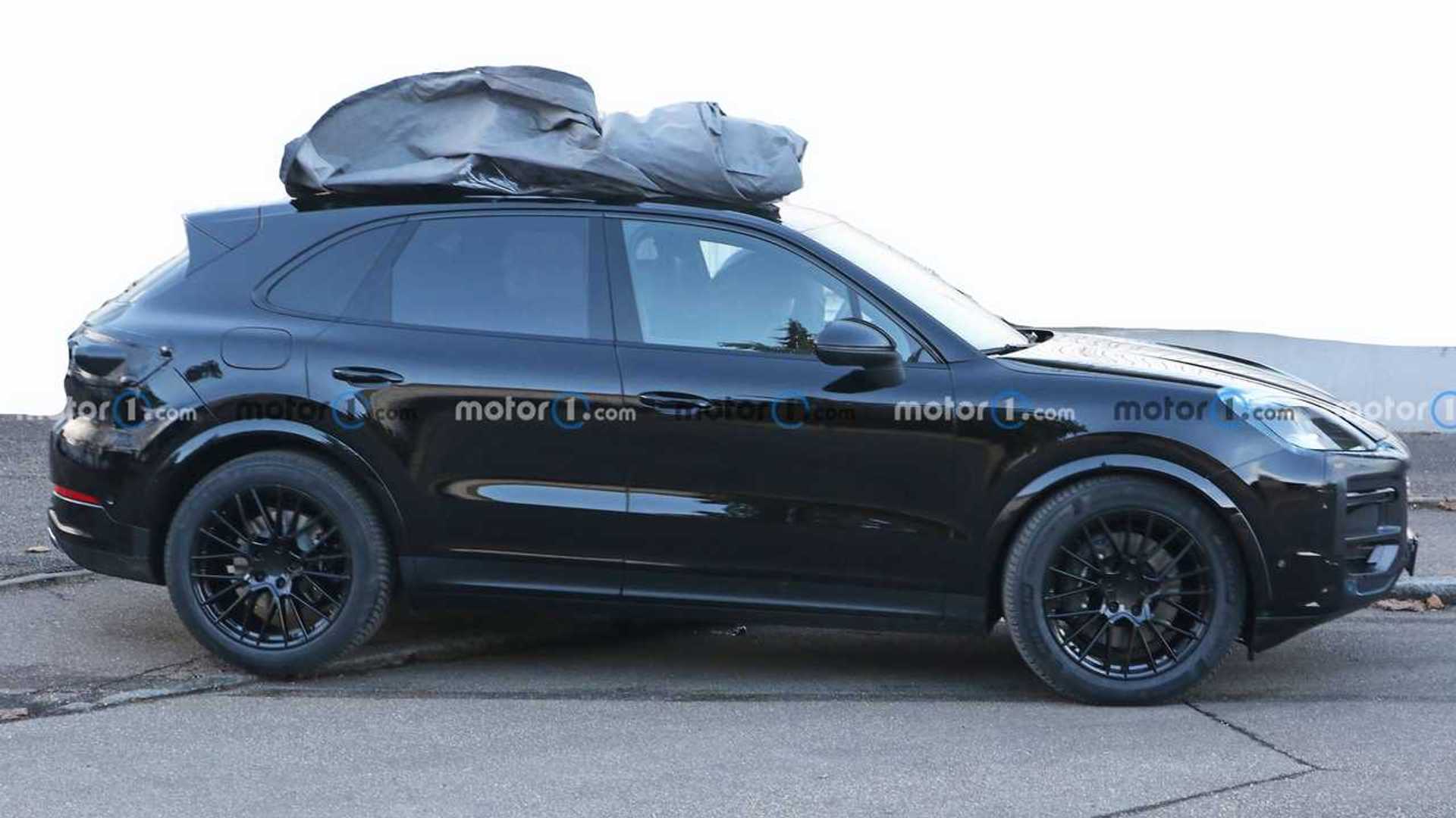 Porsche Cayenne Facelift Spy Photos 클리앙