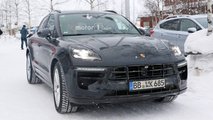2019 Porsche Macan facelift spy photo