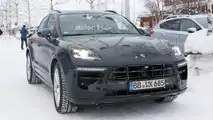 2019 Porsche Macan facelift spy photo