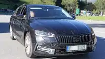 Nuova Skoda Octavia Wagon, le foto spia