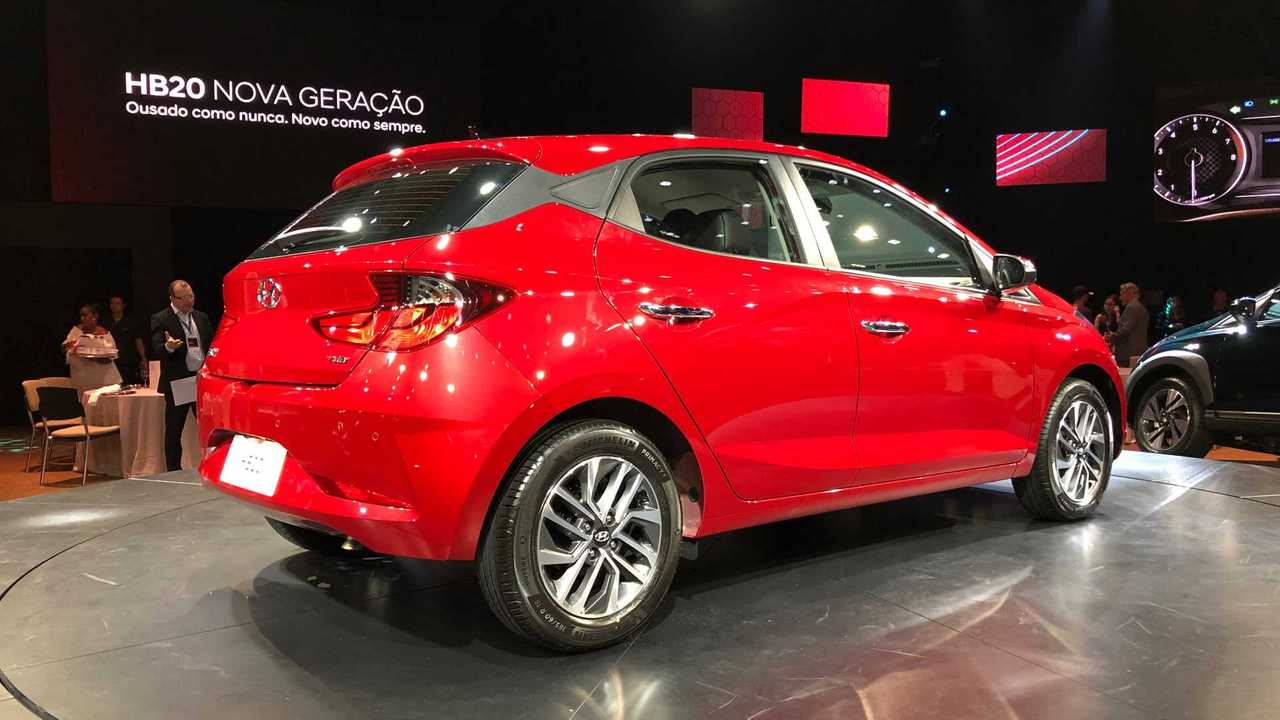 Detalhe do teto flutuante HB20 2020