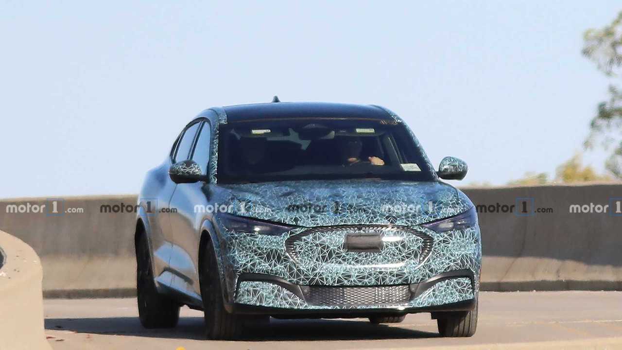 Mustang-ihletésű EV crossover
