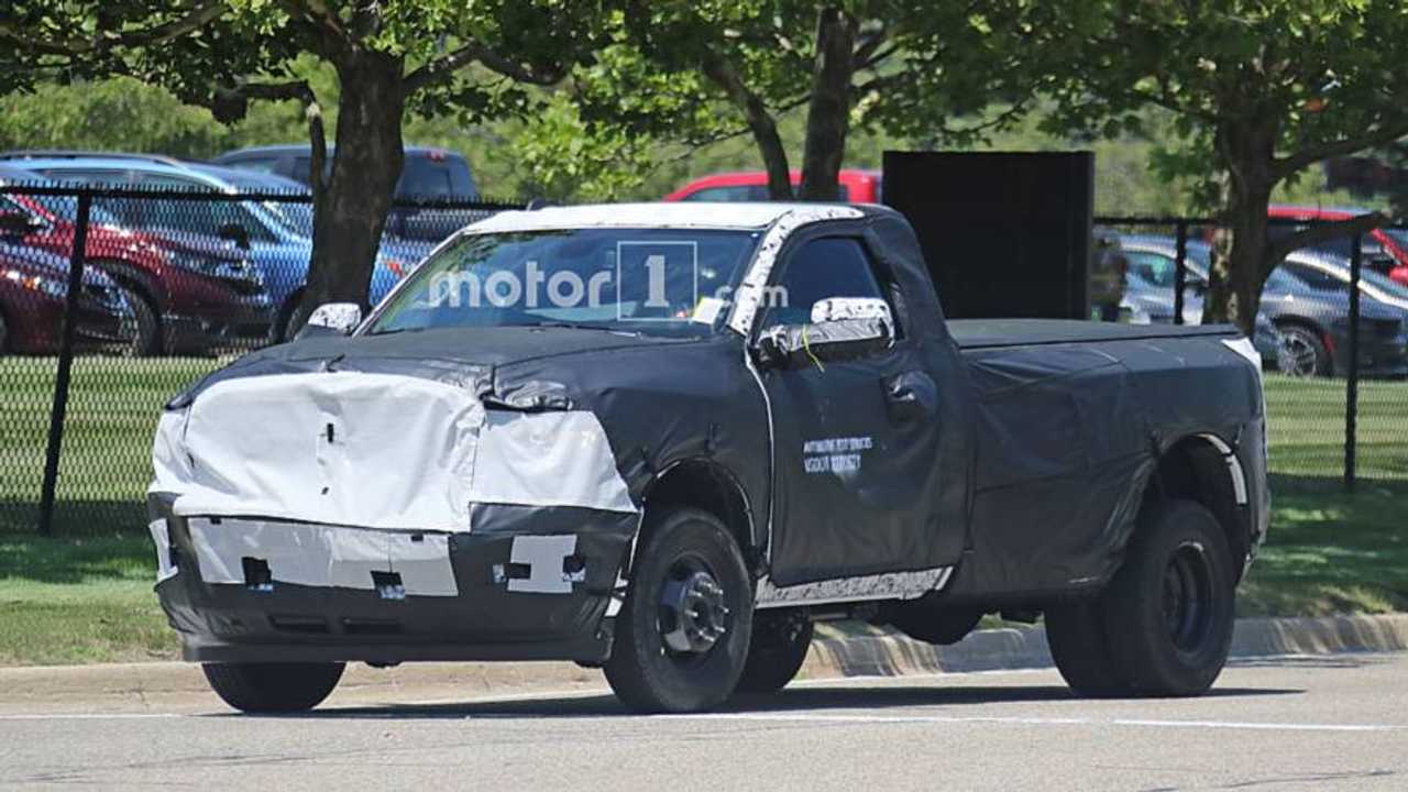 2020 Ram 3500 HD Dually Spied Covered In Heavy Camouflage 2020 Ram 3500 HD Dually Spied Covered In Heavy Camouflage