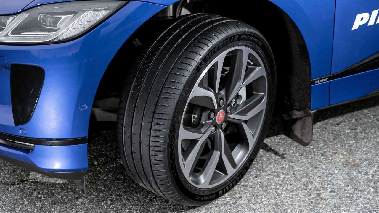 Шины Michelin Pilot Sport EV на Jaguar I-Pace