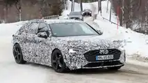 Audi A4 Avant (2023) in der Wintererprobung erwischt