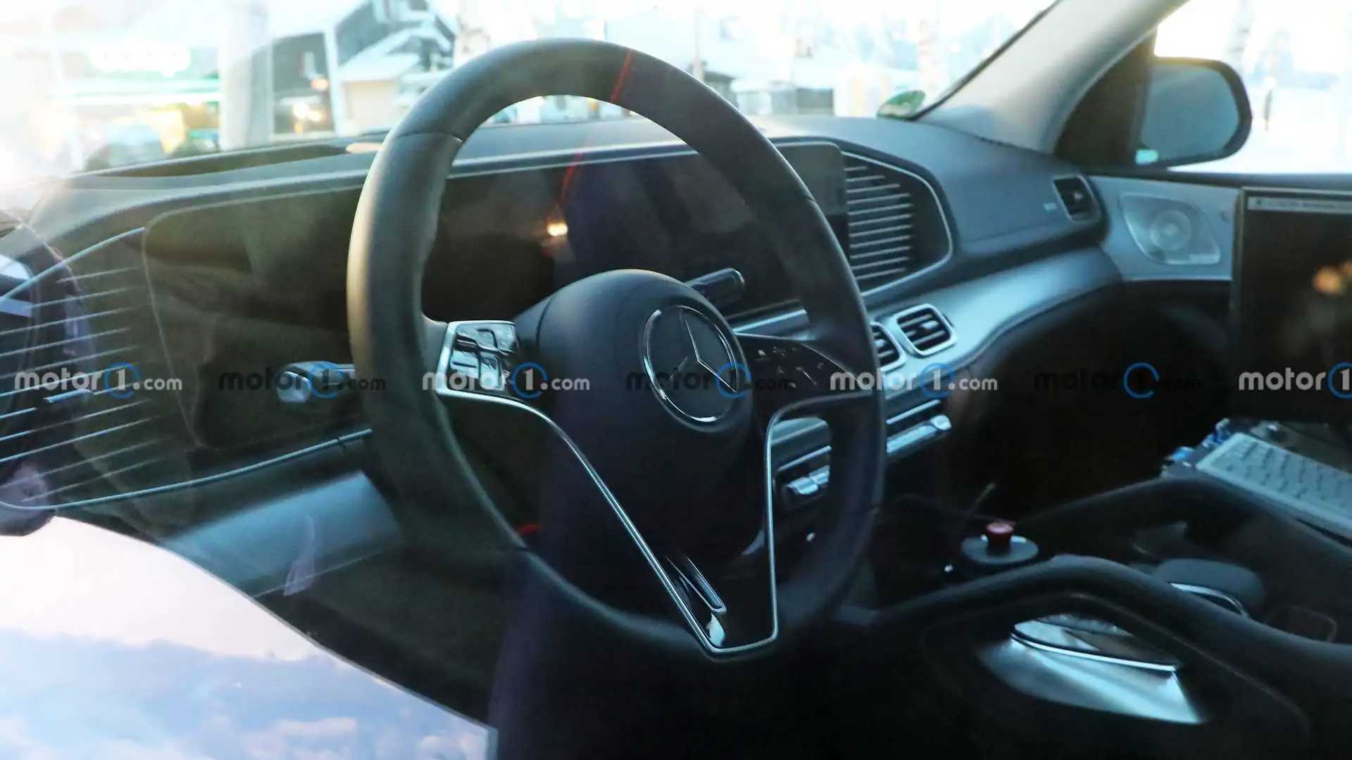 2023-mercedes-benz-gle-new-spy-photo-int