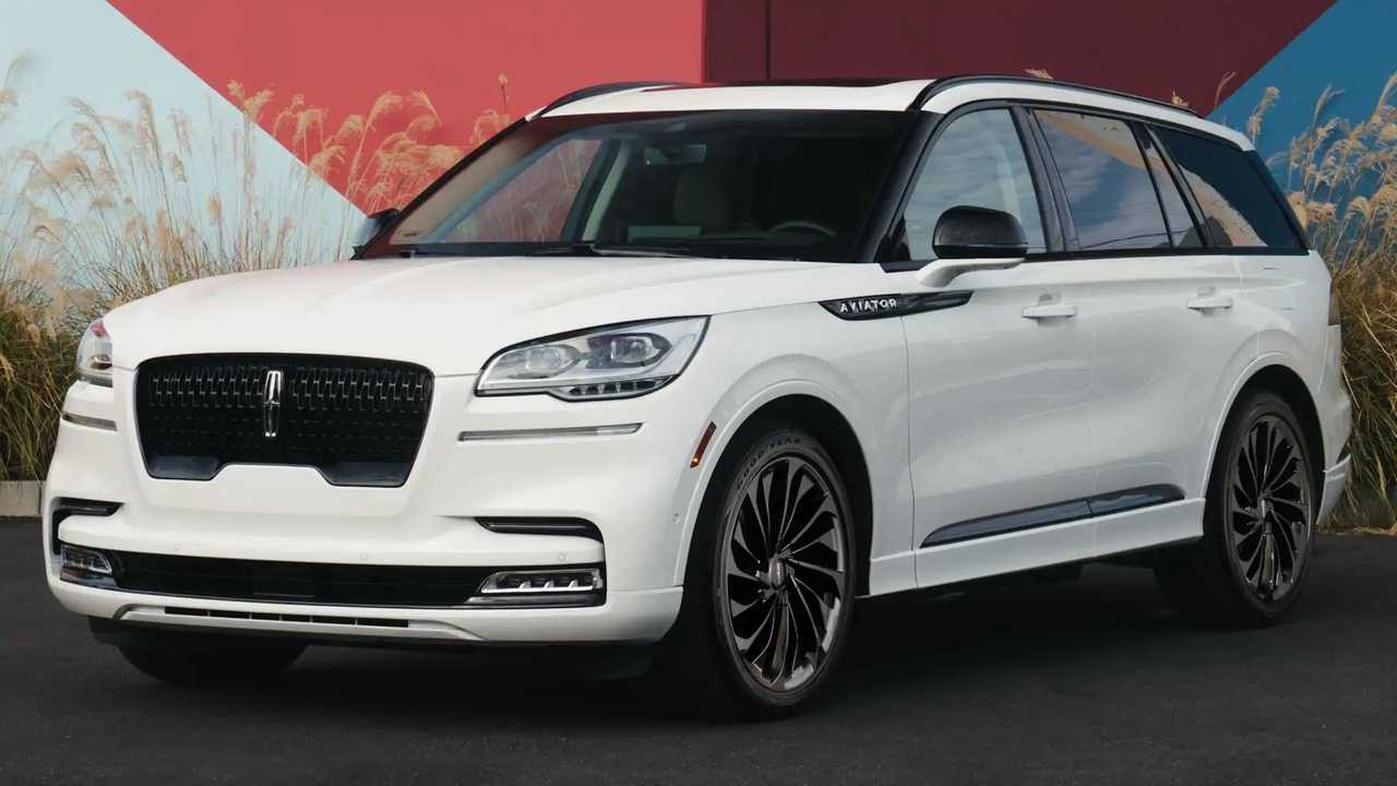 2022 Lincoln Aviator Jet Appearance Package Front 3/4