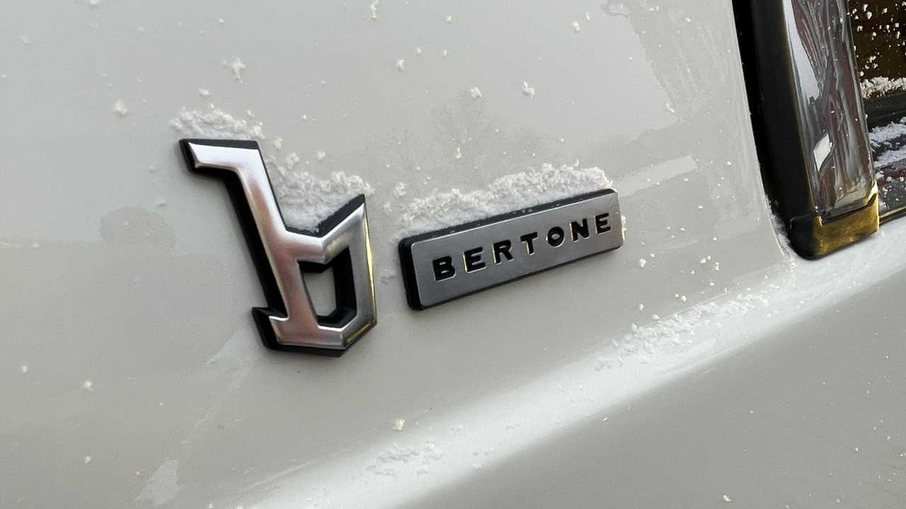 Шильдик на Volvo 780 Bertone