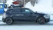 2023 Mercedes-AMG A45 facelift foto spia