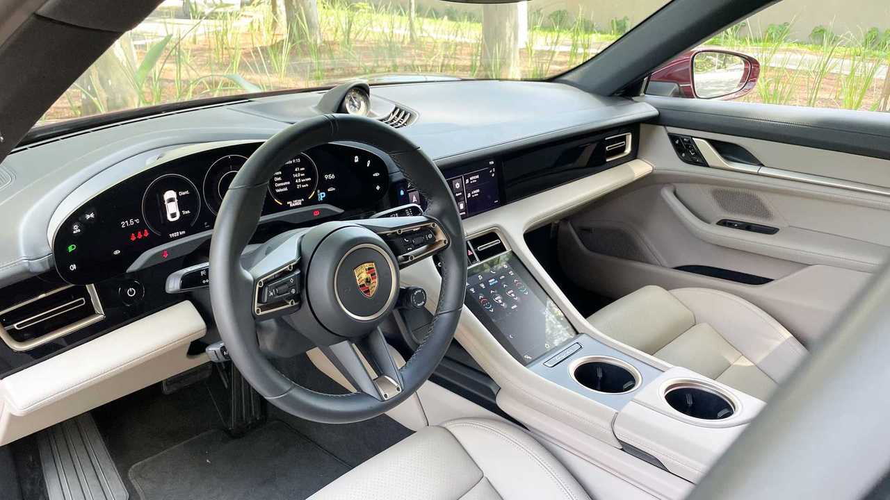 Porsche Taycan 4S (BR)