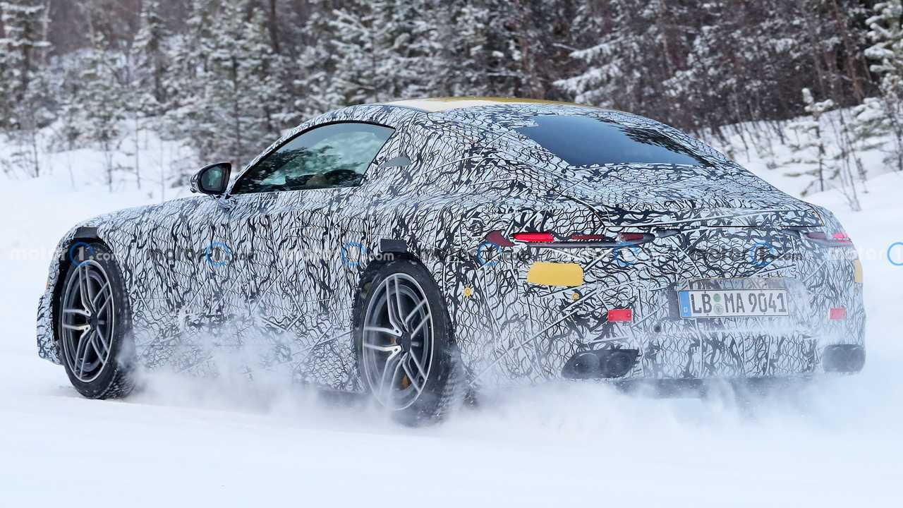Nuova Mercedes-AMG GT, le foto spia delle versioni AMG 53 e AMG 63