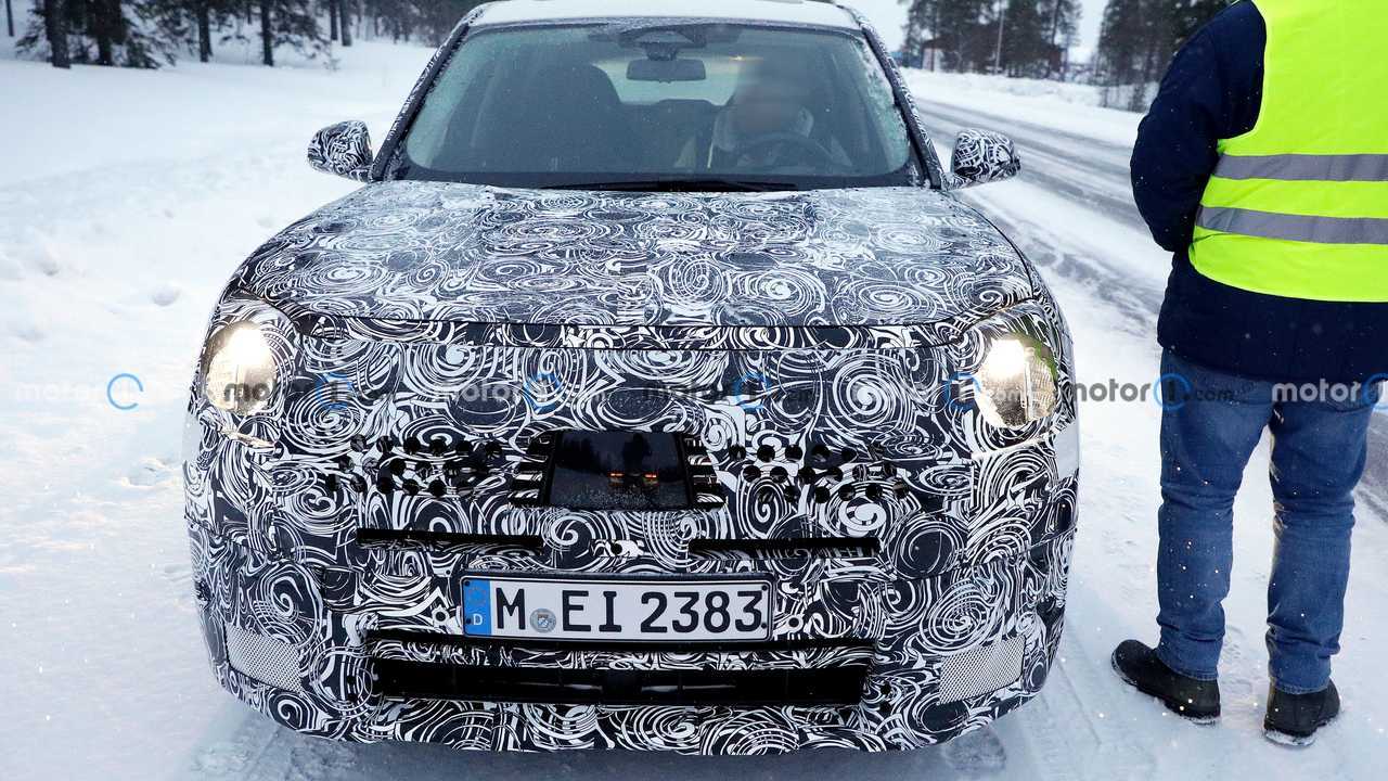 Nuova foto spia Mini Countryman S con vista frontale
