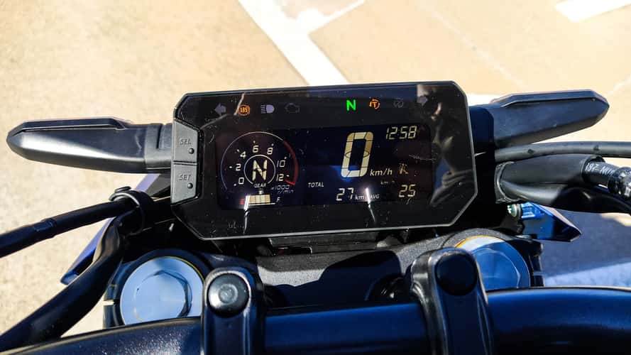 Contacto: Honda CB 300F Twister