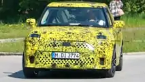 Mini Cooper 5-Türer (2024) als Erlkönig erwischt