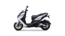 Fotografías de estudio del Kymco KRV200