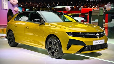 Opel Astra (2026) und Opel Astra Sports Tourer (2026), Live von der Brüssel Motor Show 2026