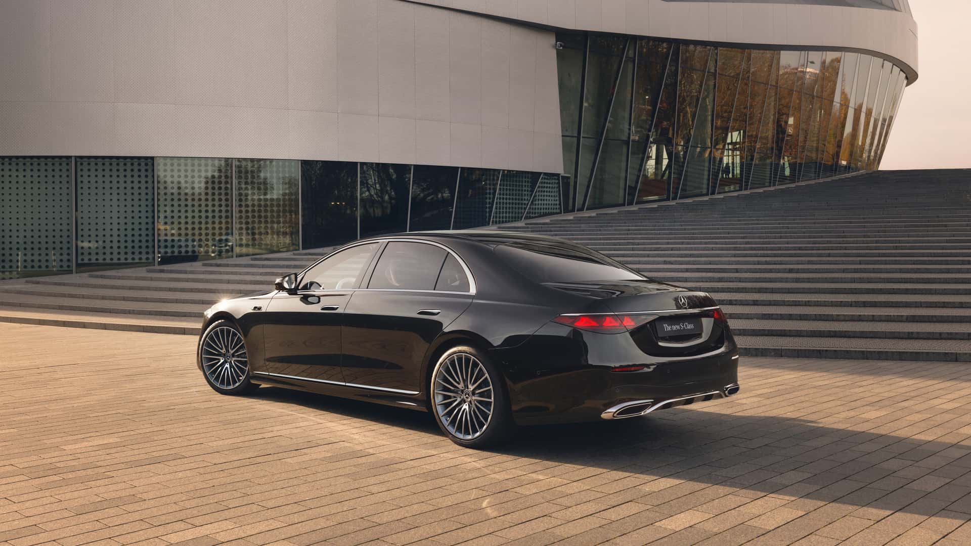 https://cdn.motor1.com/images/mgl/0eEZ9z/s1/2027-mercedes-benz-s-class.jpg