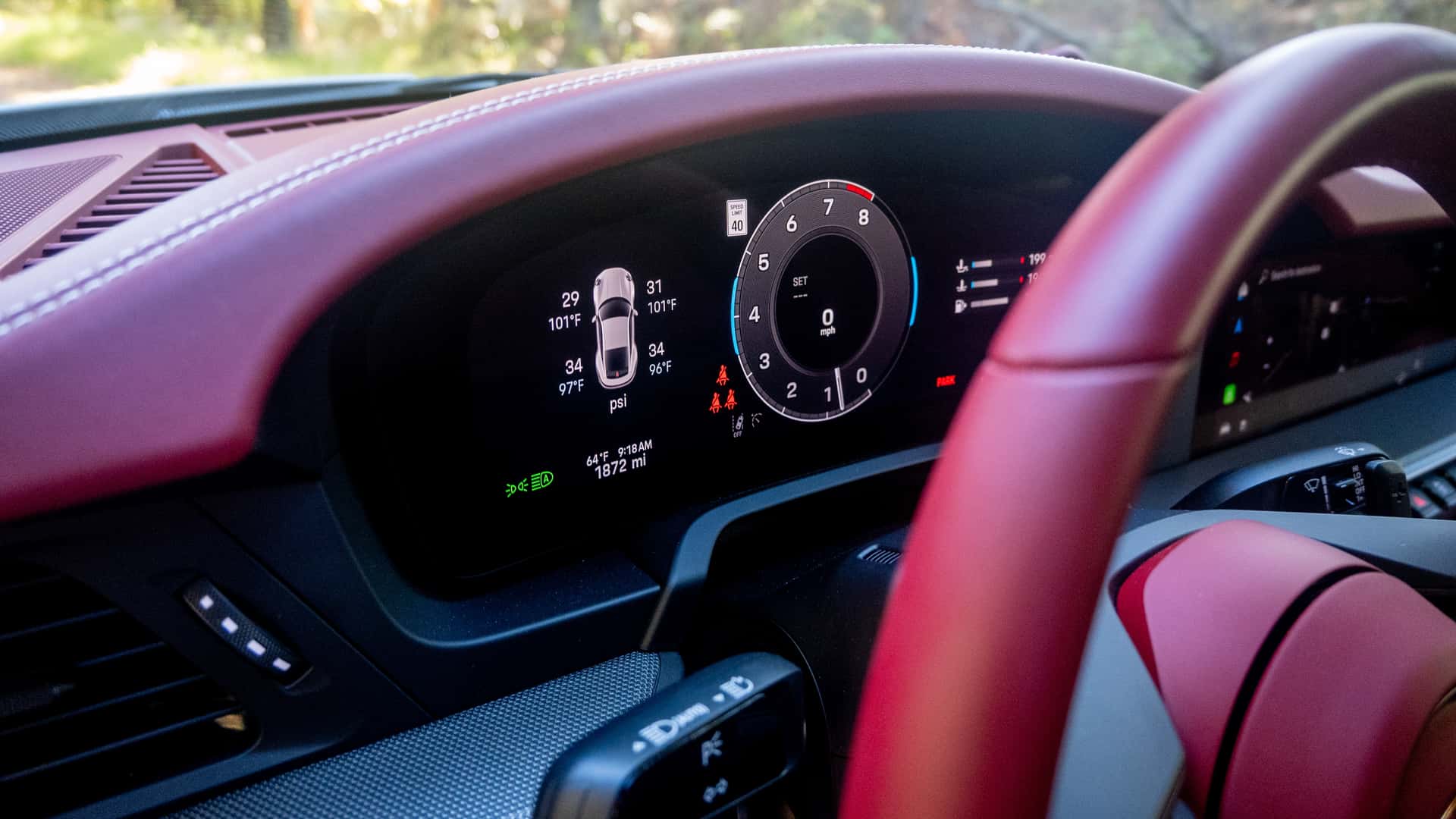 https://cdn.motor1.com/images/mgl/0eEjEW/s1/2025-porsche-911-carrera-s.jpg
