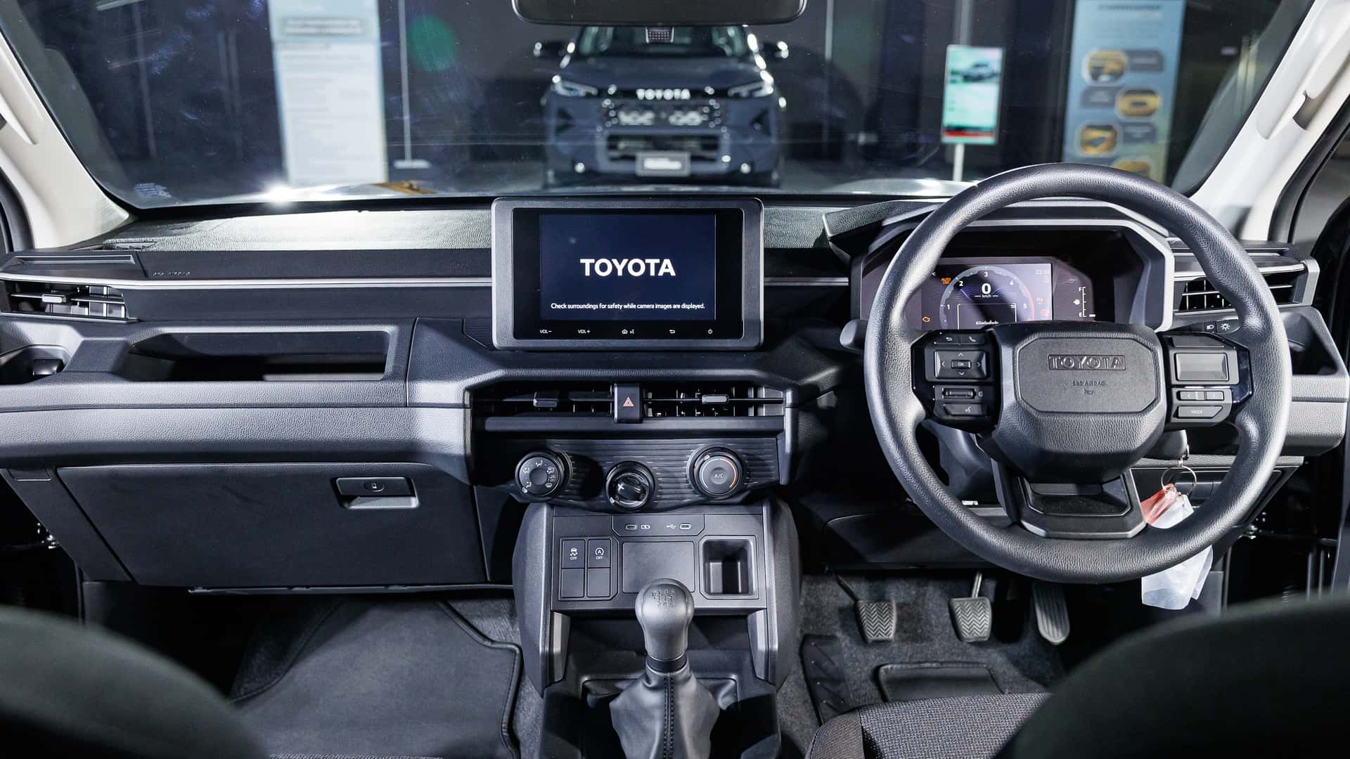 2026-toyota-hilux-travo-prerunner.jpg