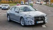Mercedes-Benz E-Klasse Limousine (2023) fast ungetarnt erwischt