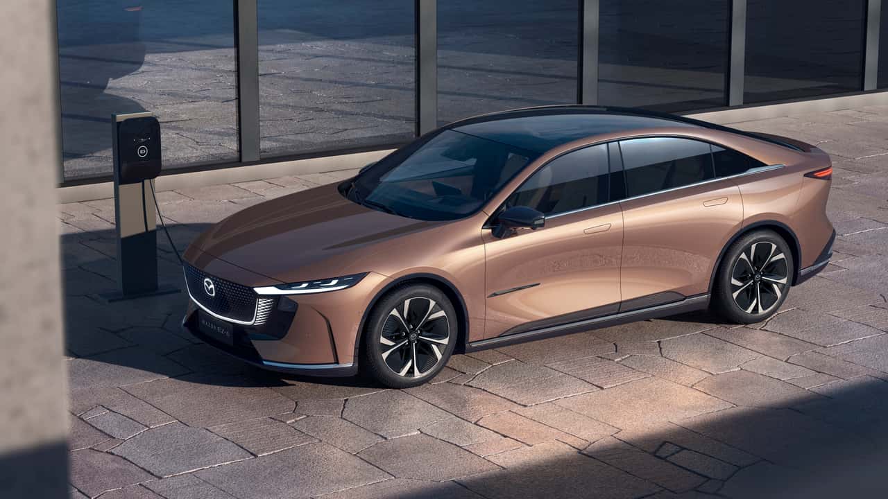 2025 مازدا إي زد-6