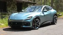 Recensione Ferrari Purosangue 2025
