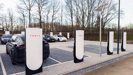Tesla Supercharger V4