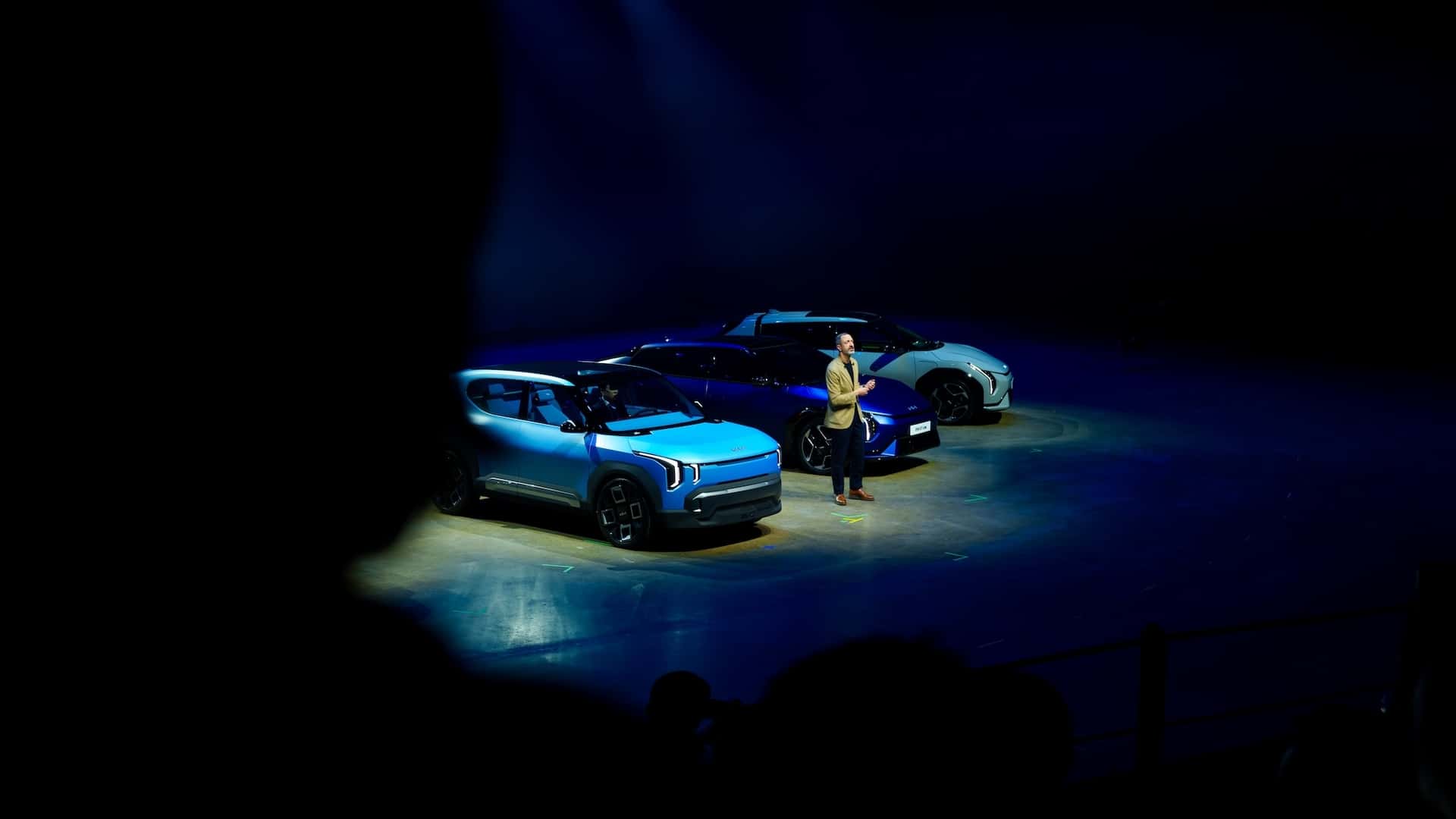 https://cdn.motor1.com/images/mgl/0eO4bW/s1/kia-ev2-concept.jpg