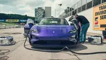 Il record a Road Atlanta della Porsche Taycan Turbo GT 2025